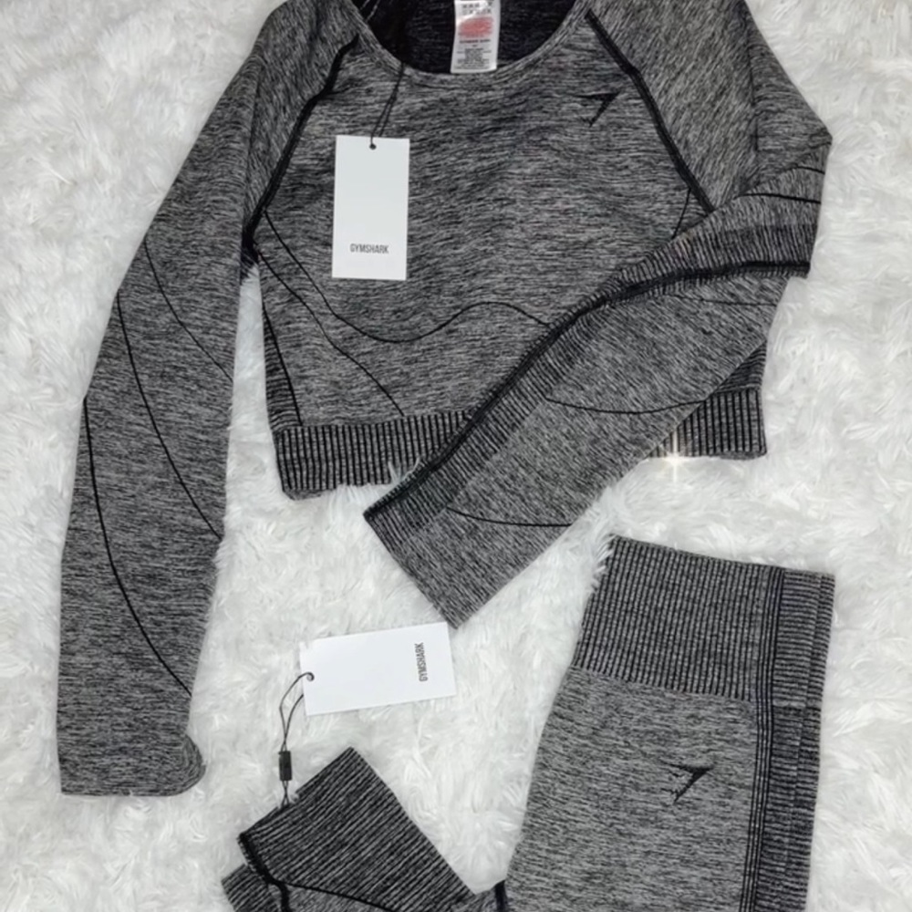 SOLD - NWT gymshark set